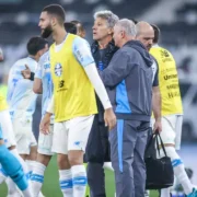 Renato Gaúcho com jogadores do Grêmio antes do confronto com o Palmeiras pelo Campeonato Brasileiro