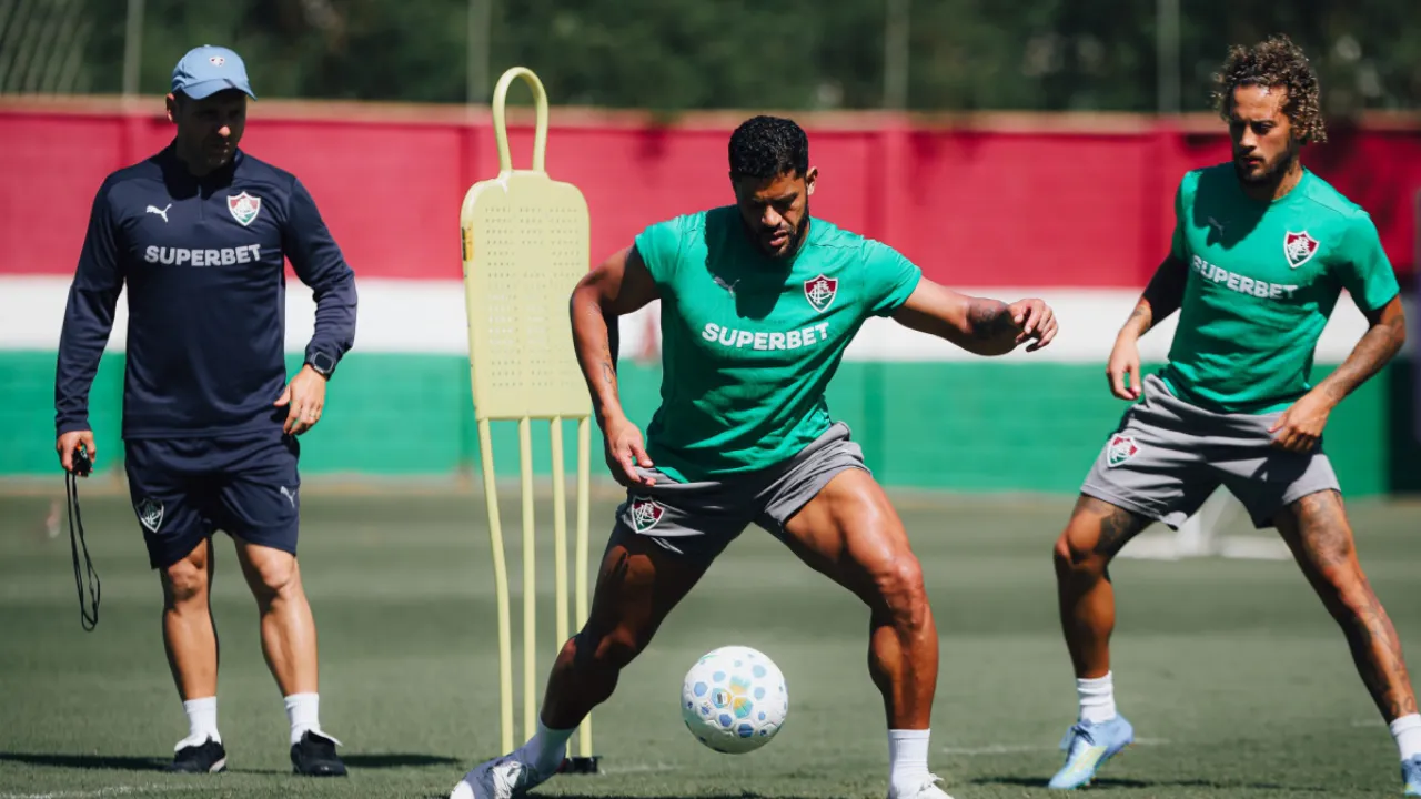 Hulk em ação pelo Fluminense antes das quartas de final da Libertadores contra o Platense