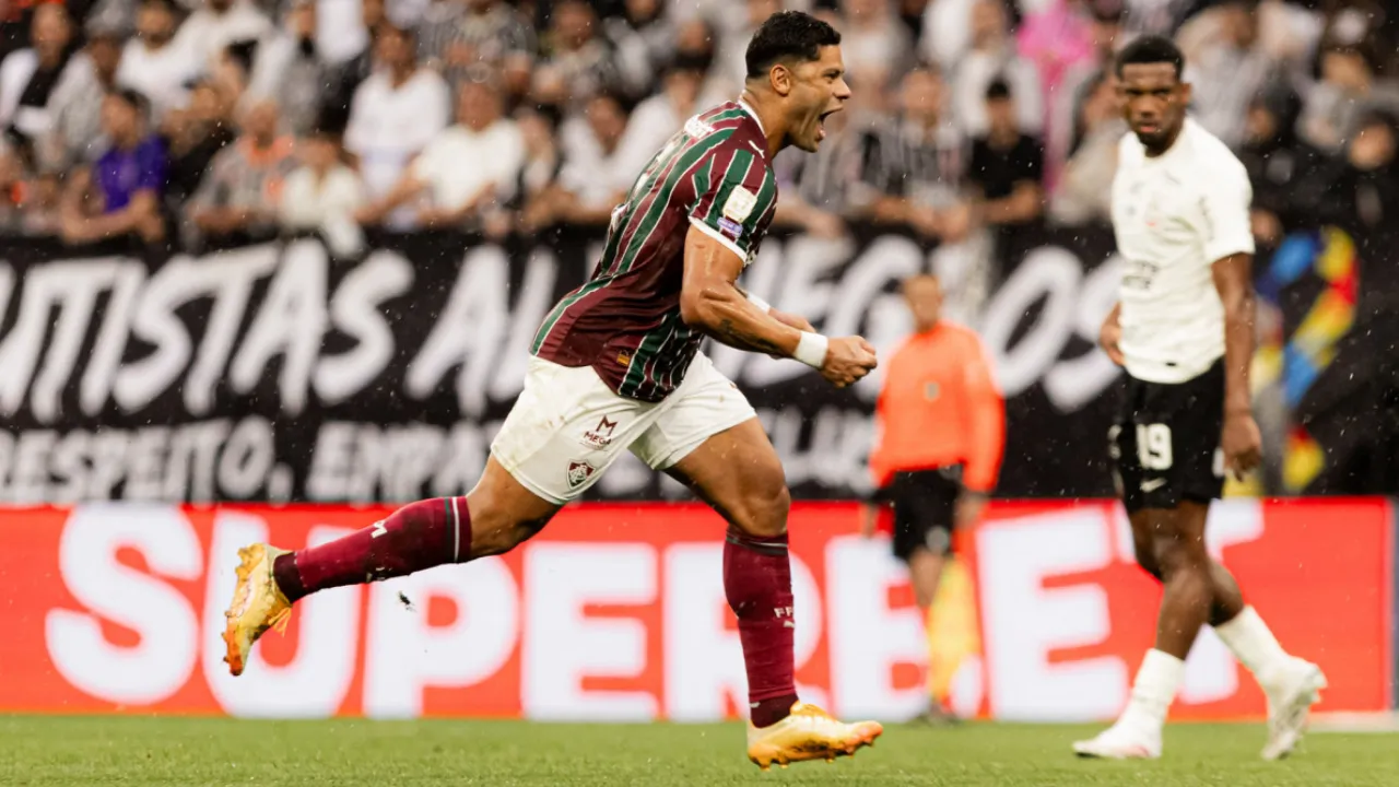 Hulk comemora um dos gols do Fluminense na vitória sobre o Corinthians pelo Brasileirão Hulk comemora um dos gols do Fluminense na vitória sobre o Corinthians pelo Brasileirão