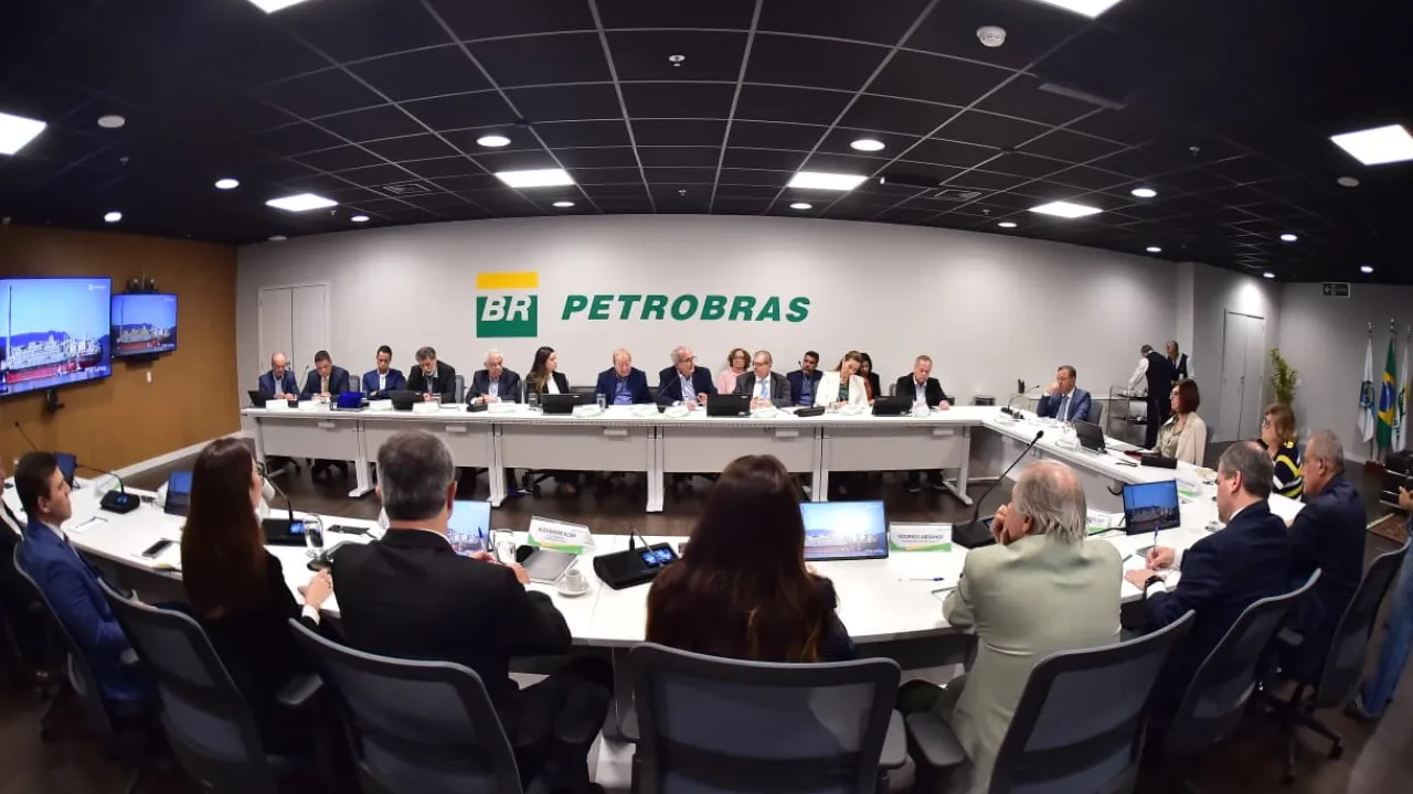 Reunião na Petrobras discute novos contratos para a indústria naval de Niterói