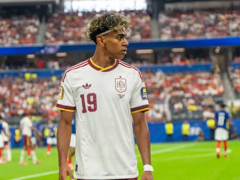 Lamine Yamal em ação pela seleção espanhola durante a Copa do Mundo de 2026