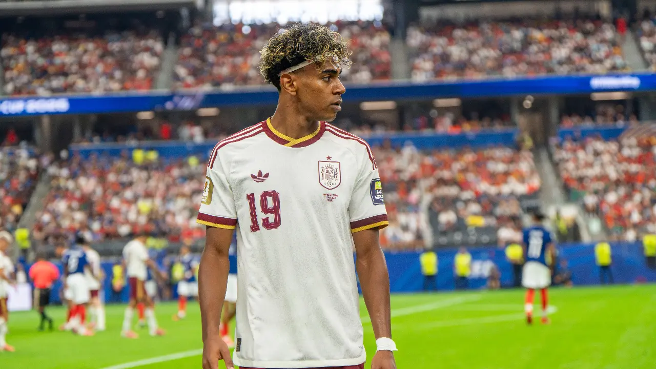 Lamine Yamal em ação pela seleção espanhola durante a Copa do Mundo de 2026