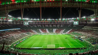 Torcida do Fluminense no Maracanã durante partida da Libertadores