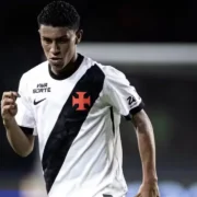 Johan Rojas durante partida pelo Vasco na temporada de 2026