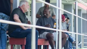 Marcão acompanha partida do Fluminense Sub-20 durante observação de jogadores de Xerém