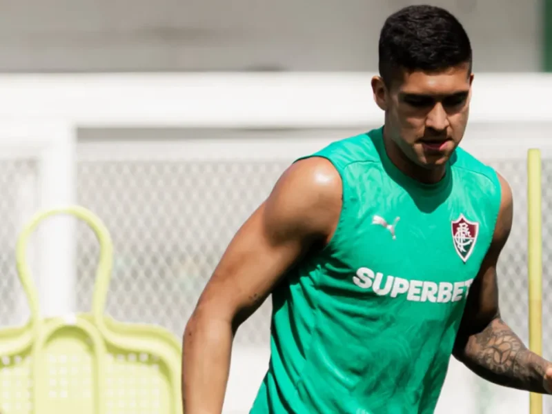 Julián Millán durante partida pelo Fluminense na temporada de 2026