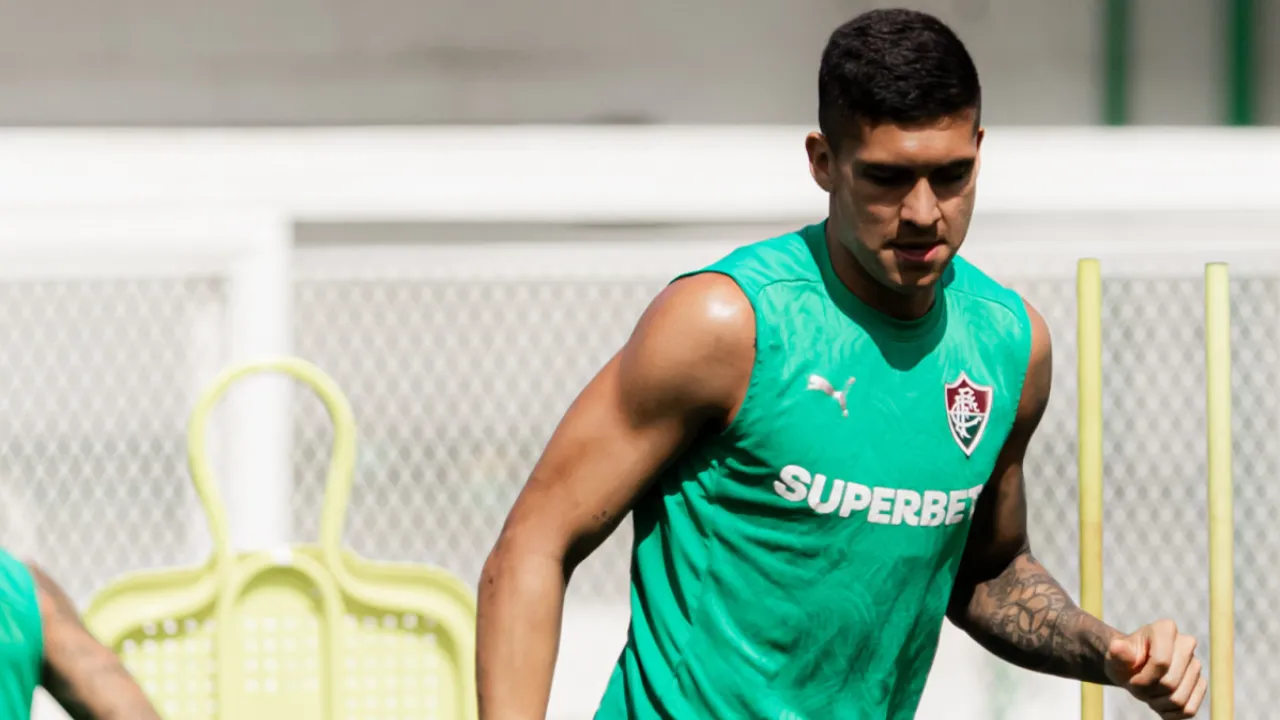 Julián Millán durante partida pelo Fluminense na temporada de 2026 Julián Millán durante partida pelo Fluminense na temporada de 2026