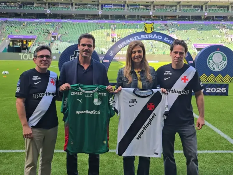 Representantes de Vasco e Palmeiras durante encontro institucional antes de partida pelo Brasileirão