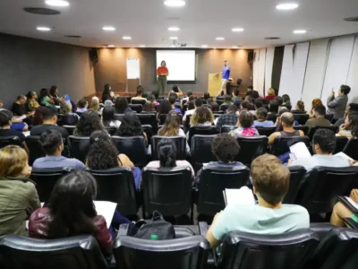 Candidato acessa plataforma digital para acompanhar etapas do Concurso Nacional Unificado