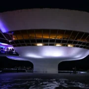 Obras expostas no Museu de Arte Contemporânea de Niterói durante a programação de 30 anos