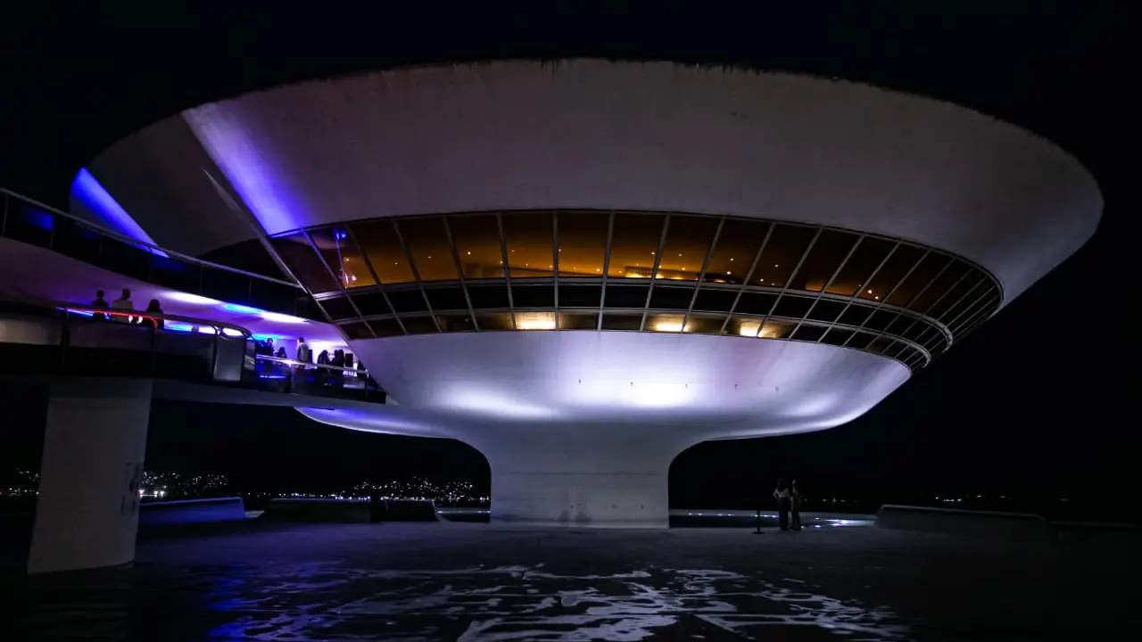Obras expostas no Museu de Arte Contemporânea de Niterói durante a programação de 30 anos