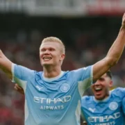 Haaland comemora gol do Manchester City contra o Manchester United em Old Trafford