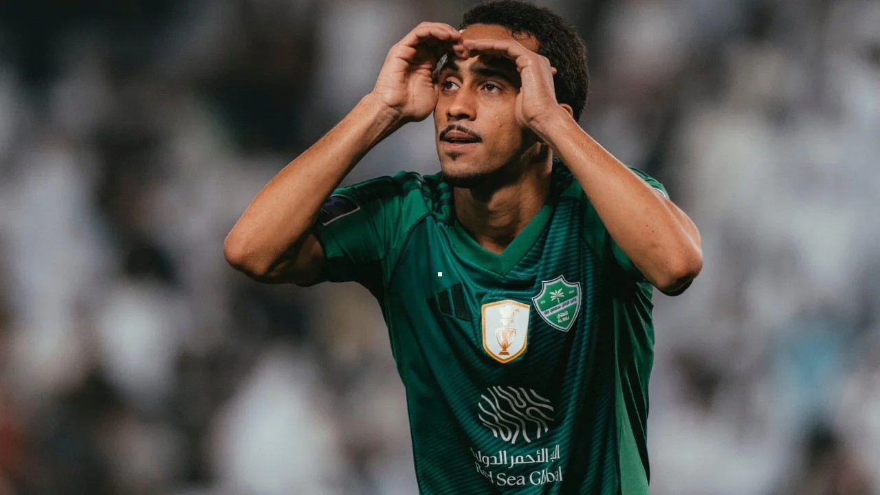 Matheus Gonçalves em atuação pelo Al-Ahli antes de negociação para retornar ao futebol brasileiro