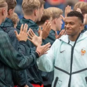 Kylian Mbappé em campo pela seleção francesa durante a temporada de 2026