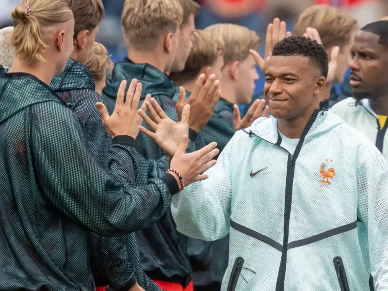 Kylian Mbappé em campo pela seleção francesa durante a temporada de 2026
