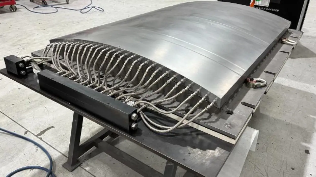 Robô imprime molde metálico de quase duas toneladas para Boeing