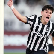 Álvaro Montoro em ação pelo Botafogo durante a temporada de 2026