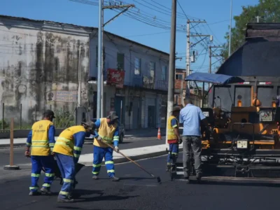 Obras de pavimentação do MUVI na Estrada de Guaxindiba, em São Gonçalo