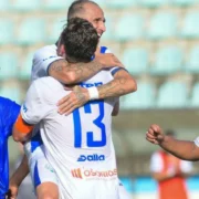Jogadores do Niteroiense comemoram vitória e liderança da Série B1 do Campeonato Carioca