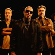 Integrantes do Detonautas em foto de divulgação; banda faz show gratuito em Niterói neste sábado