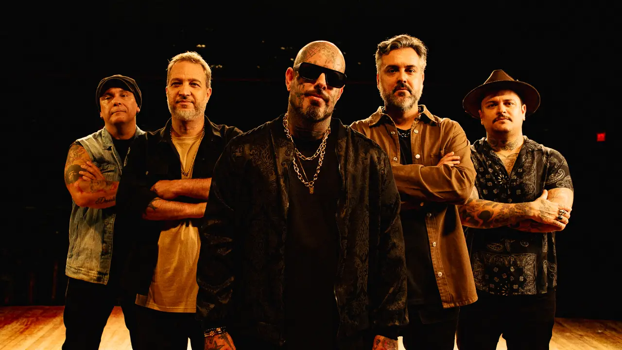Integrantes do Detonautas em foto de divulgação; banda faz show gratuito em Niterói neste sábado