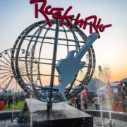 Público chega à Cidade do Rock para uma edição do Rock in Rio, no Parque Olímpico do Rio