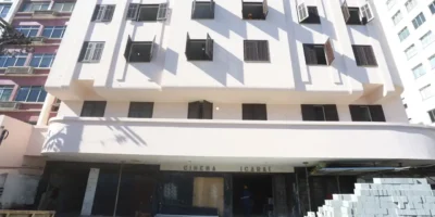 Fachada do antigo Cinema Icaraí durante as obras de restauração em Niterói