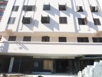 Fachada do antigo Cinema Icaraí durante as obras de restauração em Niterói