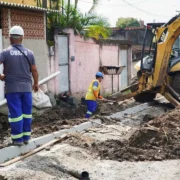 Obras de drenagem, calçadas e pavimentação em rua do bairro Santa Izabel, em São Gonçalo