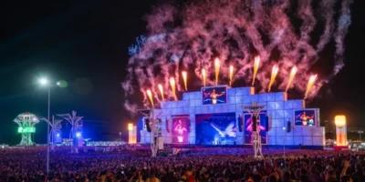 Público acompanha show no Palco Mundo durante o Rock in Rio, na Cidade do Rock, no Rio de Janeiro