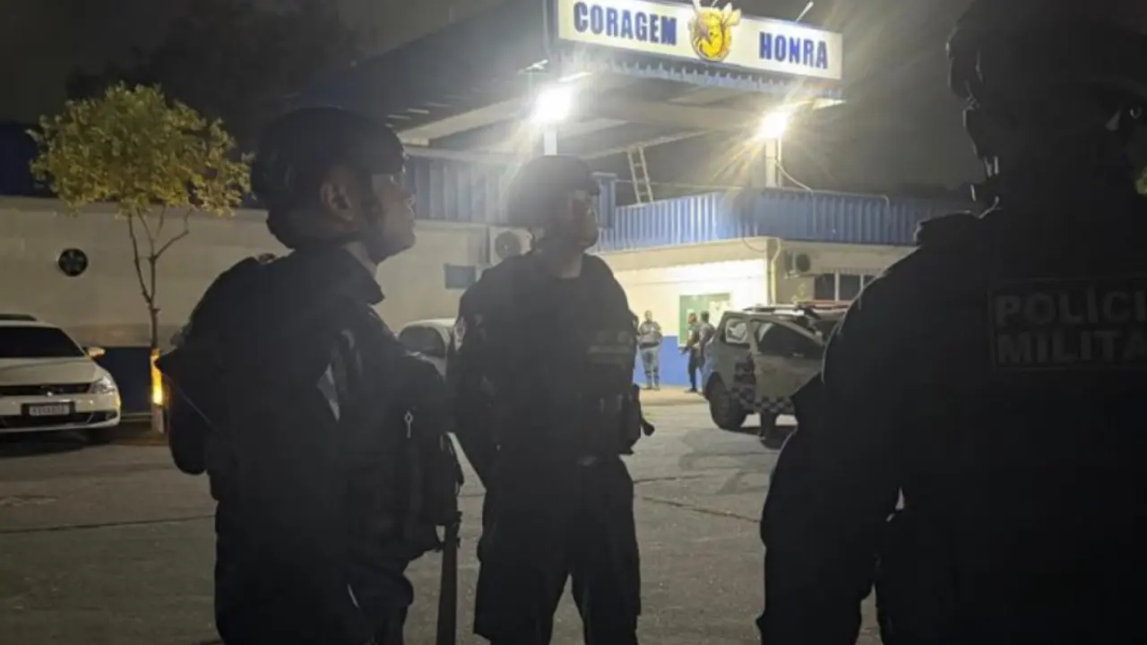 Policiais militares durante operação na Zona Norte do Rio