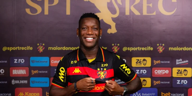 Patrick de Paula durante apresentação como reforço do Sport