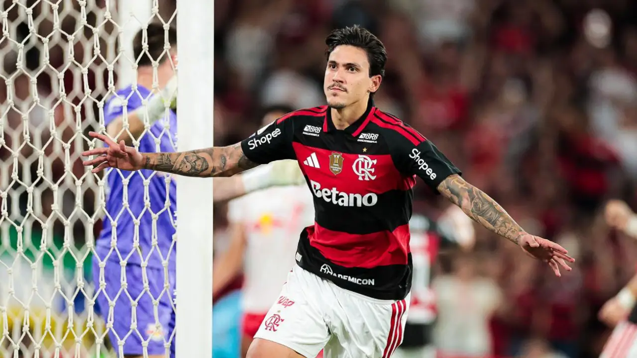 Pedro durante vitória do Flamengo sobre o Red Bull Bragantino no Maracanã Pedro durante vitória do Flamengo sobre o Red Bull Bragantino no Maracanã