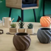 Vasos e objetos impressos em 3D com Prusament PLA Lightweight