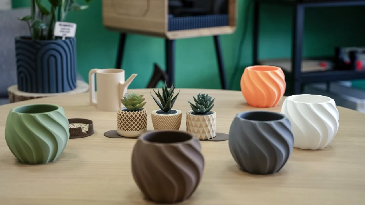 Vasos e objetos impressos em 3D com Prusament PLA Lightweight