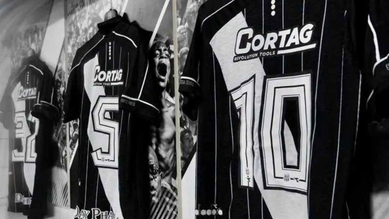 Jogadores da Ponte Preta durante treinamento em meio à crise de salários atrasados