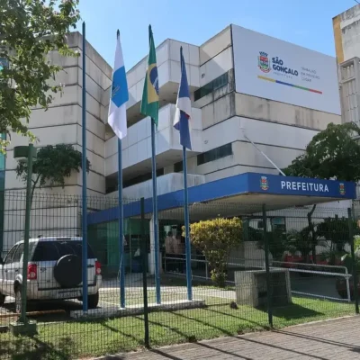 Sede da Prefeitura de São Gonçalo, parceira do Firjan Senai na oferta de cursos profissionalizantes gratuitos