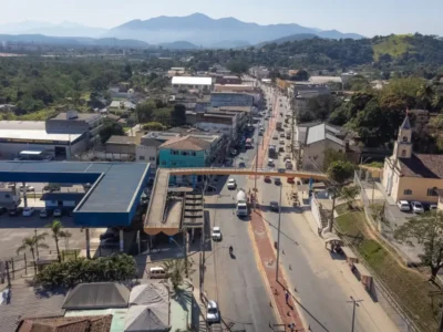 Vista aérea da Avenida 22 de Maio, em Itaboraí