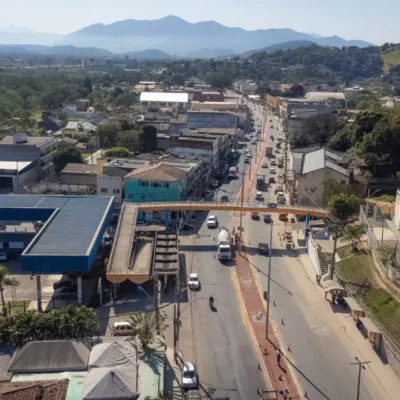 Vista aérea da Avenida 22 de Maio, em Itaboraí