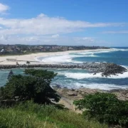 Saída da Lagoa de Saquarema com a Praia de Itaúna ao fundo