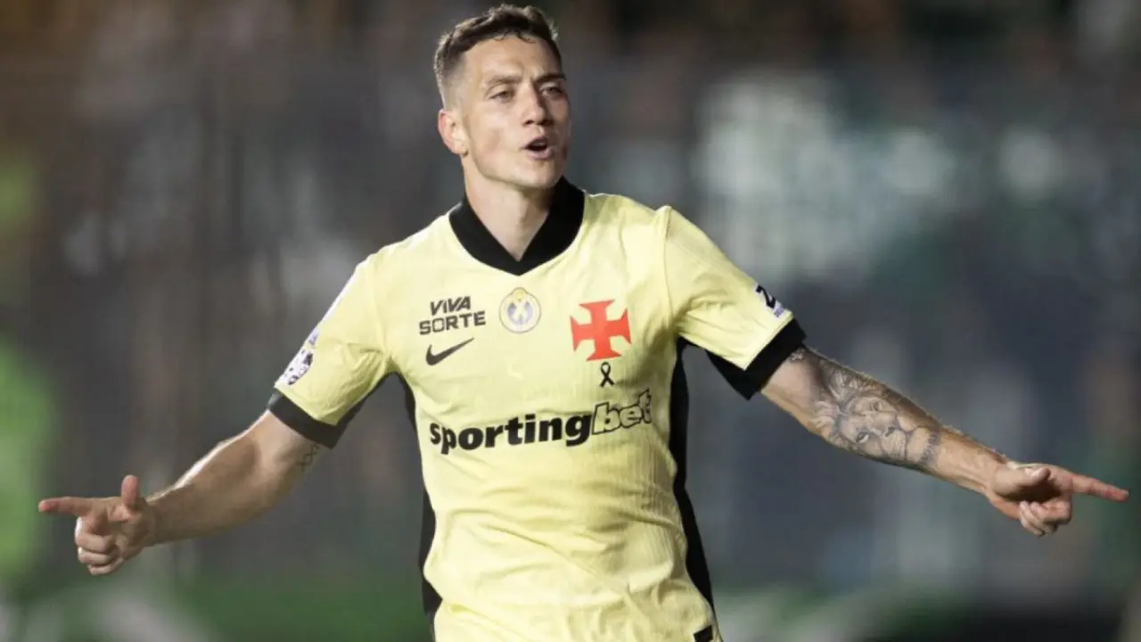 Jogador do Vasco comemora durante reação da equipe no Campeonato Brasileiro Jogador do Vasco comemora durante reação da equipe no Campeonato Brasileiro