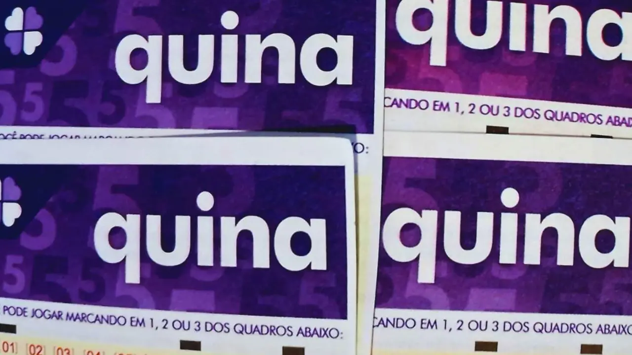 Volantes ilustrativos da Quina na reportagem do concurso 7116 da modalidade, com resultado dos números sorteados no domingo, 13/09, bem como prêmios de todas as faixas de acerto. Soma do total de apostas realizadas, e análises econômicas, financeiras e lotéricas tanto sobre as ganhadoras quanto perdedoras, com base na arrecadação | Enzo Carvalho