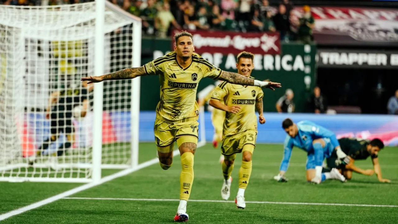 Rafael Navarro comemora gol pelo St. Louis City na MLS Rafael Navarro comemora gol pelo St. Louis City na MLS