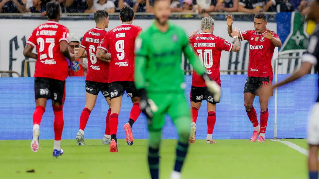 Samuel Lino comemora gol do Flamengo contra o Remo no Mangueirão pelo Brasileirão Samuel Lino comemora gol do Flamengo contra o Remo no Mangueirão pelo Brasileirão