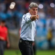 Renato Gaúcho durante passagem pelo Grêmio antes de acertar retorno ao clube