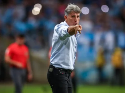 Renato Gaúcho durante passagem pelo Grêmio antes de acertar retorno ao clube