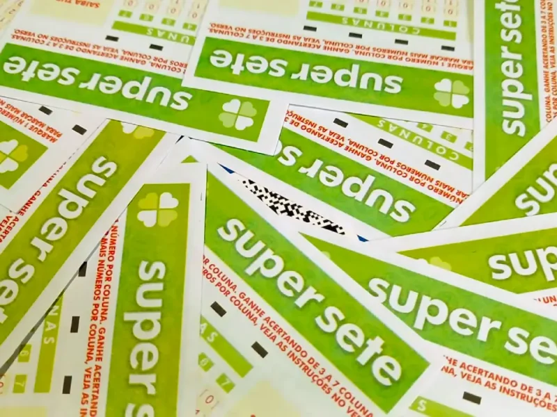 Concurso 902 da Super Sete, com resultado dos números sorteados nesta quarta-feira, 23/09, bem como prêmios de todas as faixas de acerto, total de apostas realizadas, ganhadoras e perdedoras, com detalhes especiais. Além disso, análise econômica, financeira e lotérica da extração, arrecadação e pagamento de prêmios, bem como a destinação pública do dinheiro do saldo residual.
