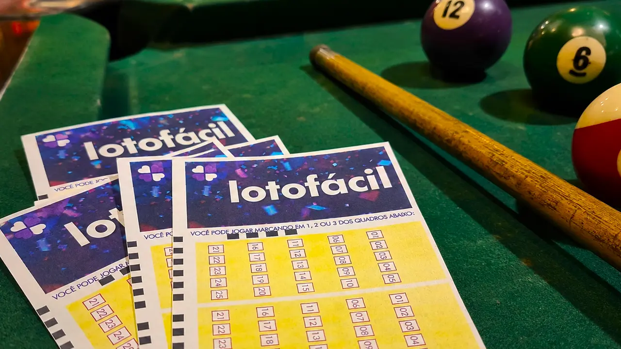 Concurso 3777 da Lotofácil, com resultado dos números sorteados neste terça-feira, 01/09, bem como prêmios de todas as faixas de acerto. Soma do total de apostas realizadas, e análises econômicas, financeiras e lotéricas tanto sobre as ganhadoras quanto perdedoras, com base na arrecadação | Enzo Carvalho