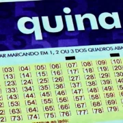 Concurso 7109 da Quina, com resultado dos números sorteados na quinta-feira, 03/09, bem como prêmios de todas as faixas de acerto. Soma do total de apostas realizadas, e análises econômicas, financeiras e lotéricas tanto sobre as ganhadoras quanto perdedoras, com base na arrecadação | Criação: Enzo Carvalho com IA