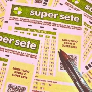 Concurso 900 da Super Sete, com resultado dos números sorteados na sexta-feira, 18/09, bem como prêmios de todas as faixas de acerto, com análises que dão transparência à destinação do dinheiro das apostas.